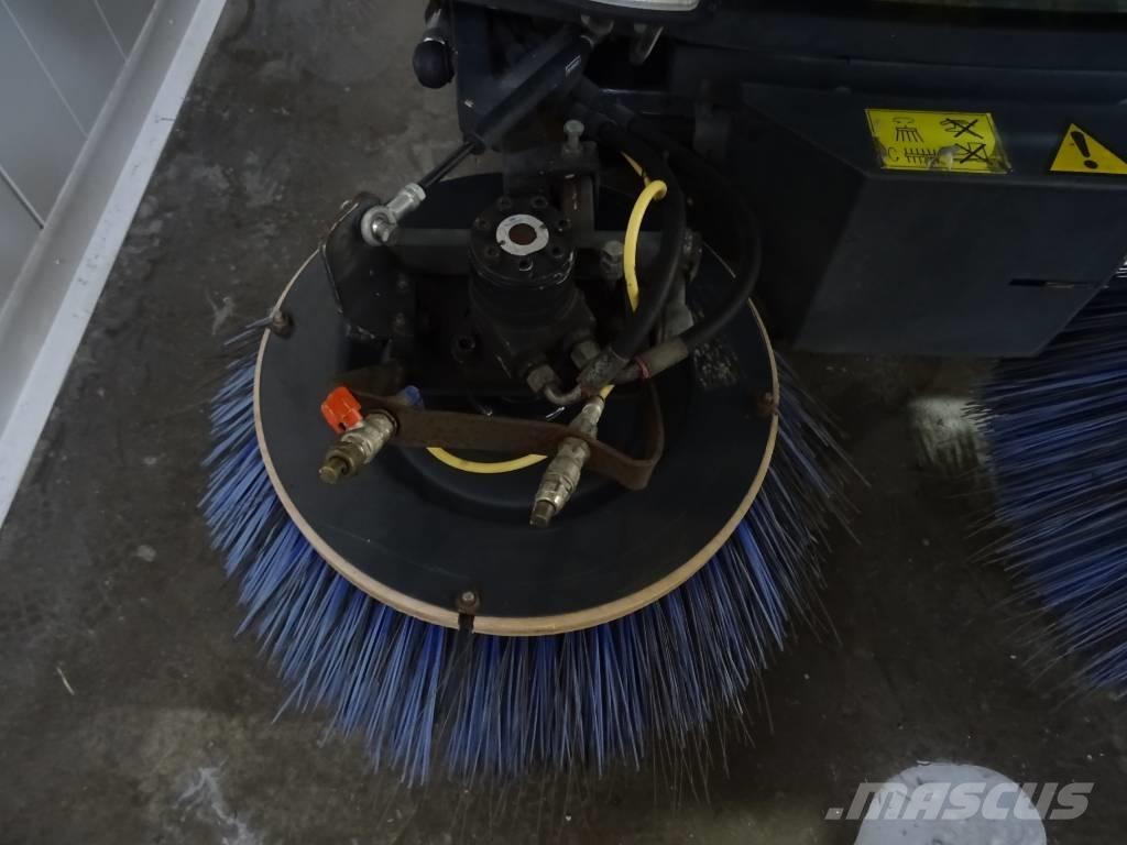 Dulevo 200 Quattro كناسات