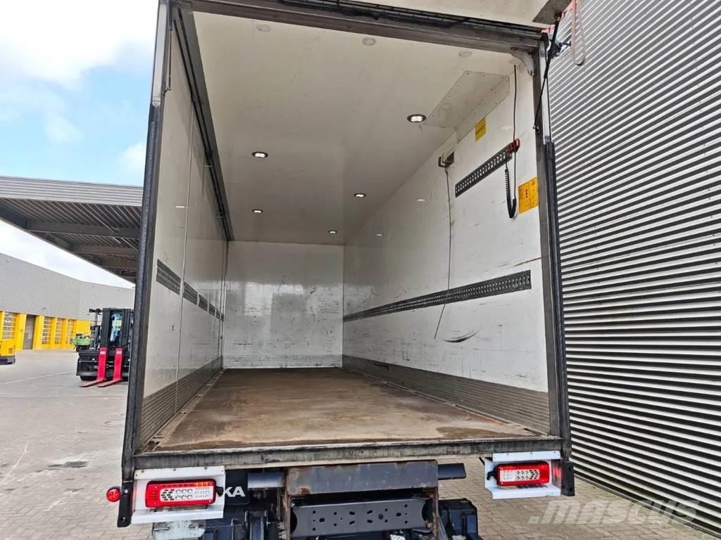Volvo FM 340 4x2 شاحنات ذات هيكل صندوقي