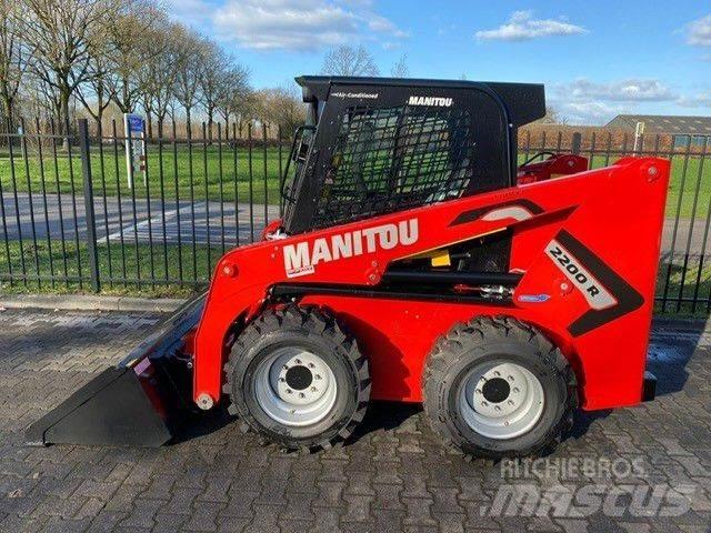 Manitou 2200R لوادر انزلاقية التوجيه