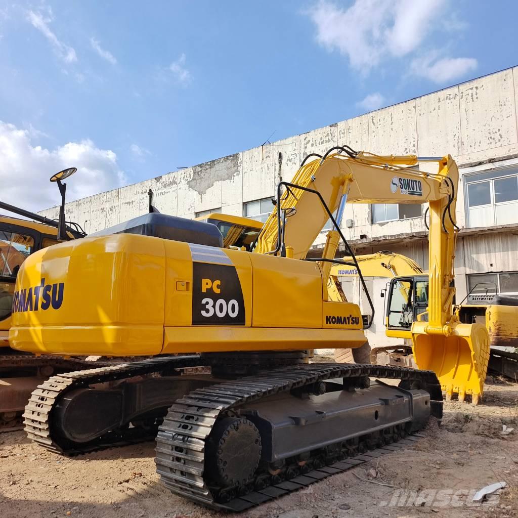 Komatsu PC 300 حفارات زحافة