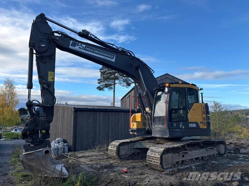 Volvo ECR 235 EL حفارات زحافة