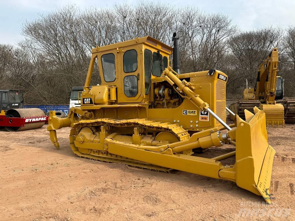CAT D 7 G بلدوزرات مجنزرة