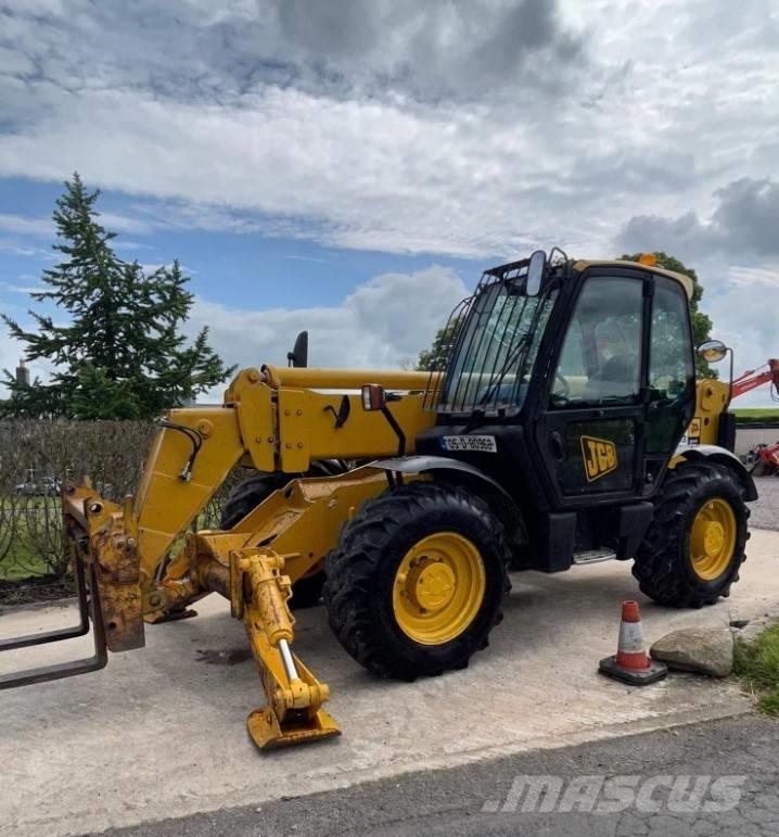 JCB 535-125 مناولات متداخلة
