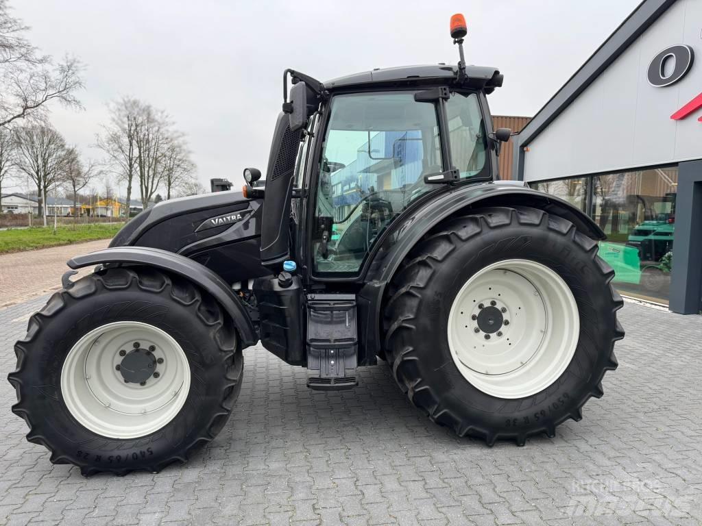 Valtra N174 D الجرارات