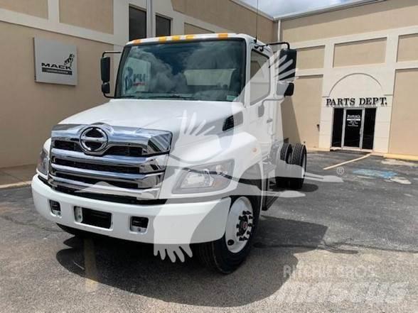 Hino L7 شاحنات قلابة