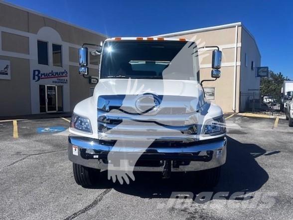 Hino L7 شاحنات ذات صهاريج