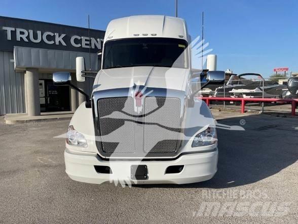 Kenworth T680 وحدات الجر