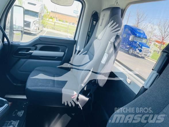 Kenworth T680 وحدات الجر