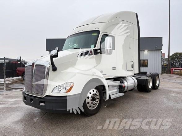 Kenworth T680 وحدات الجر