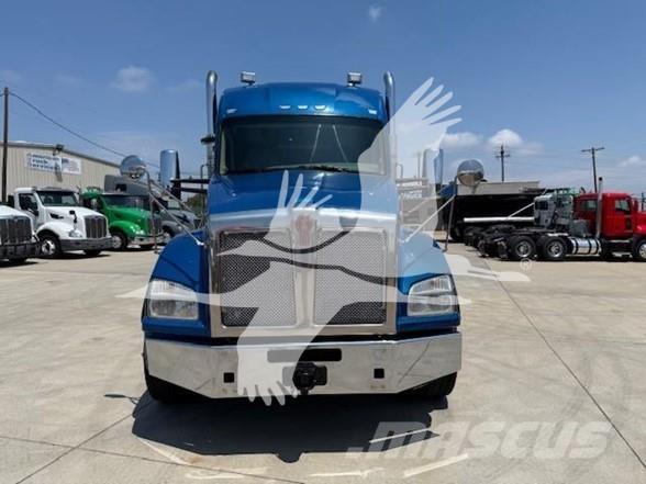 Kenworth T880 وحدات الجر