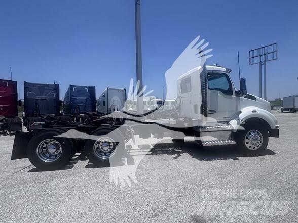 Kenworth T880 وحدات الجر