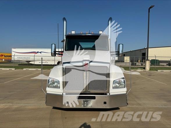 Kenworth T880 وحدات الجر