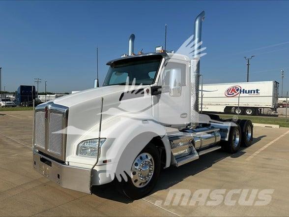 Kenworth T880 وحدات الجر