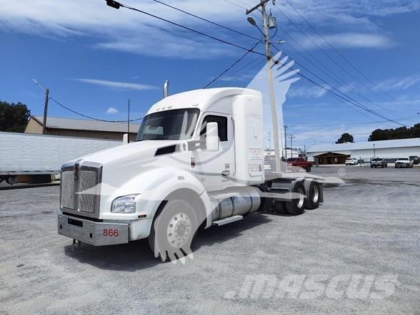 Kenworth T880 وحدات الجر