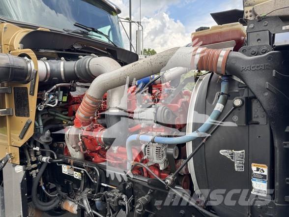 Kenworth W900 وحدات الجر