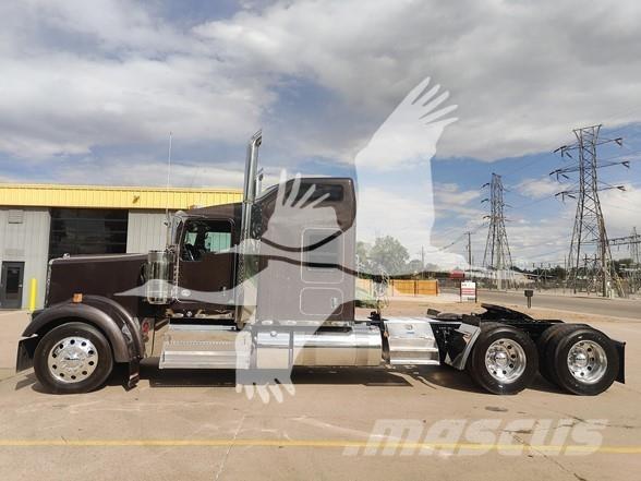 Kenworth W900L وحدات الجر