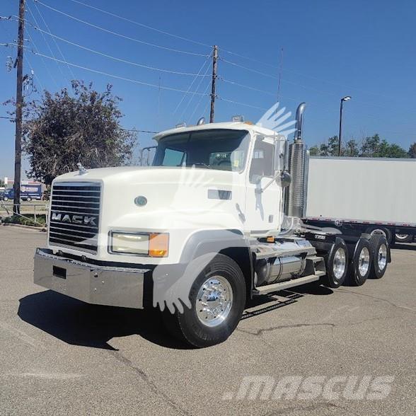 Mack CL733 وحدات الجر