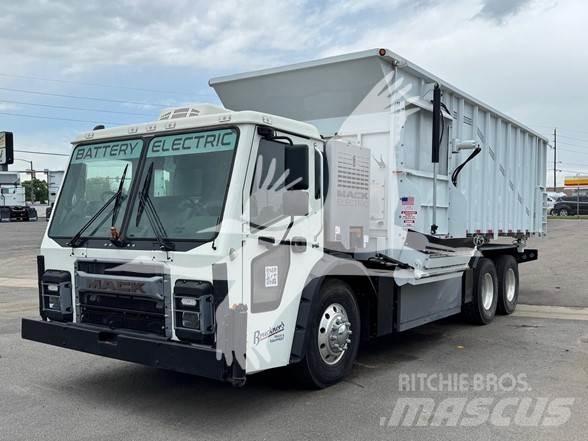 Mack LR64 أخرى