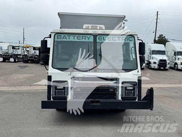 Mack LR64 أخرى