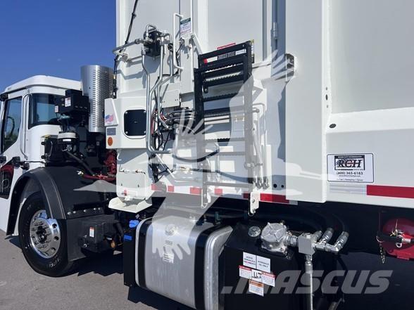 Mack LR64R شاحنات المخلفات