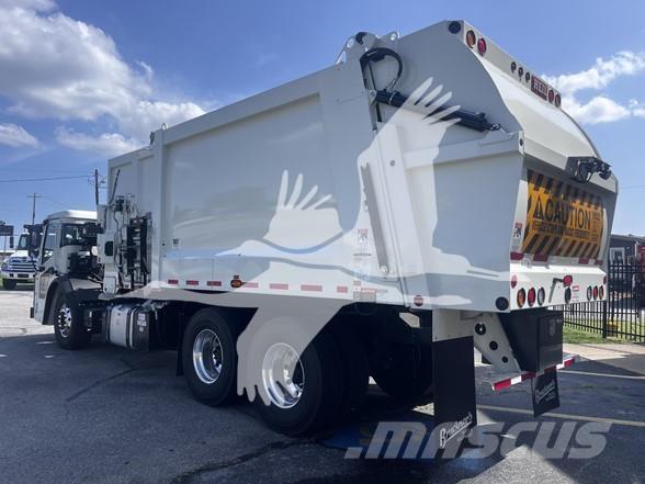 Mack LR64R شاحنات المخلفات