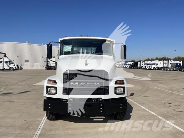 Mack MD6 شاحنات مسطحة/مفصلية الجوانب