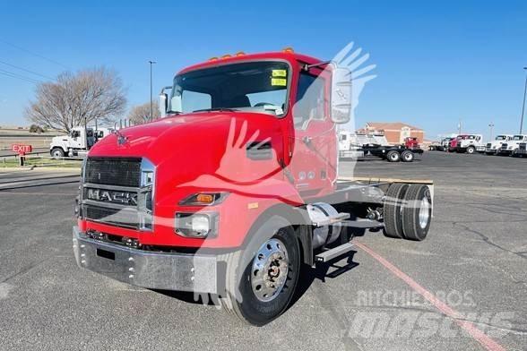Mack MD6 شاحنات بمقصورة وهيكل