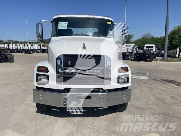 Mack MD6 وحدات الجر