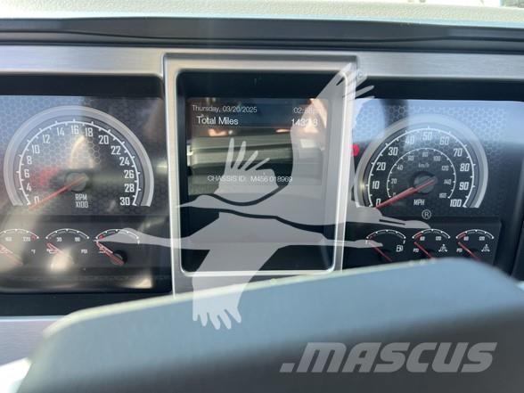 Mack MD6 شاحنات بمقصورة وهيكل