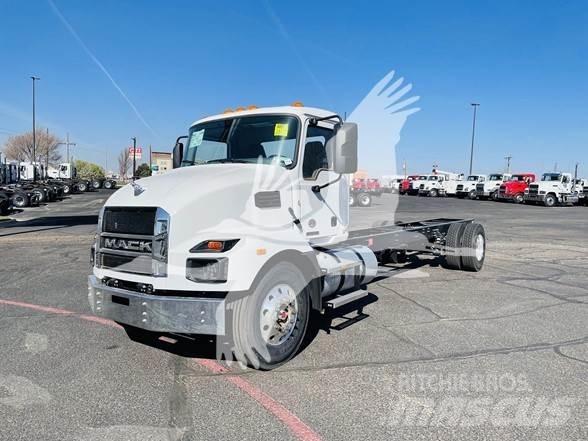 Mack MD6 شاحنات بمقصورة وهيكل