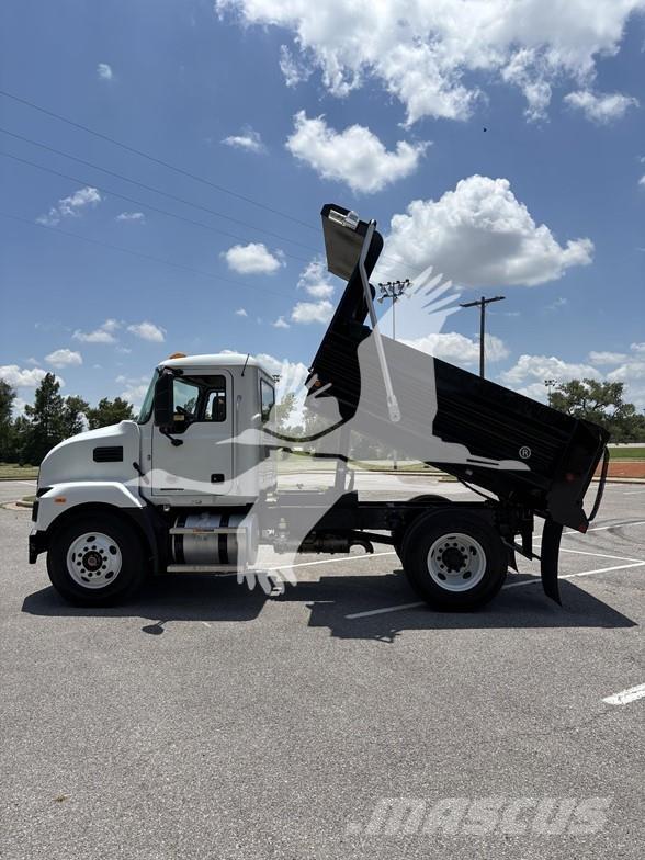 Mack MD6 شاحنات قلابة
