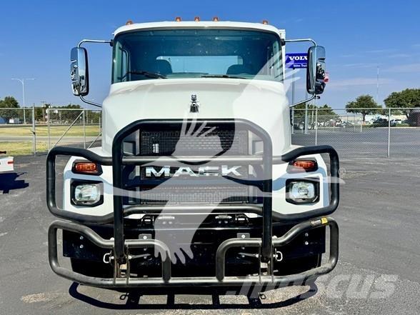 Mack MD6 أخرى
