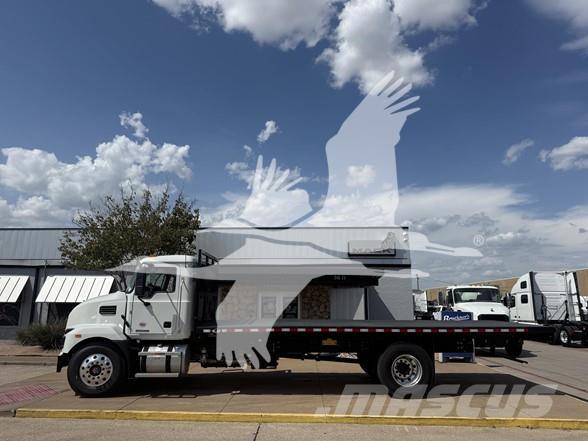 Mack MD6 شاحنات مسطحة/مفصلية الجوانب