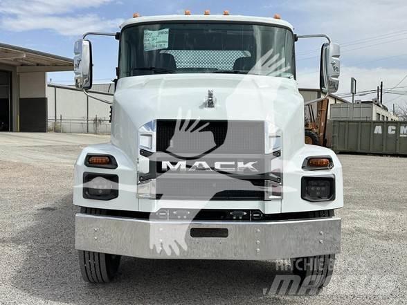 Mack MD7 أخرى
