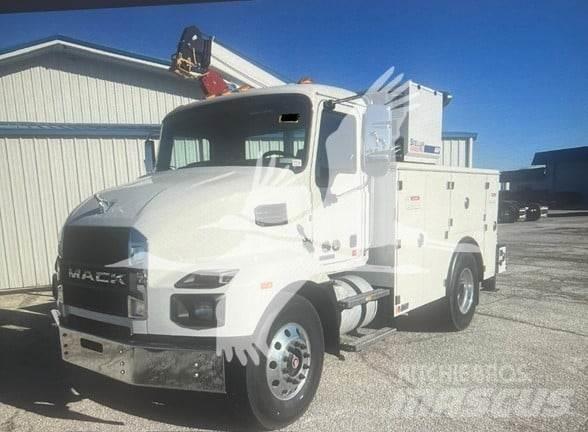 Mack MD7 أخرى