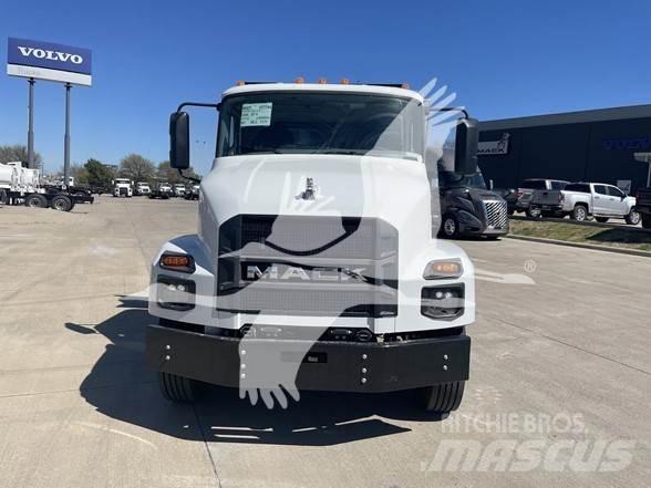 Mack MD7 شاحنات قلابة