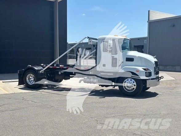 Mack MD7 أخرى