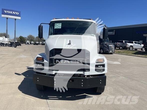 Mack MD7 شاحنات قلابة