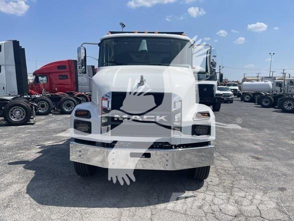 Mack MD7 شاحنات قلابة