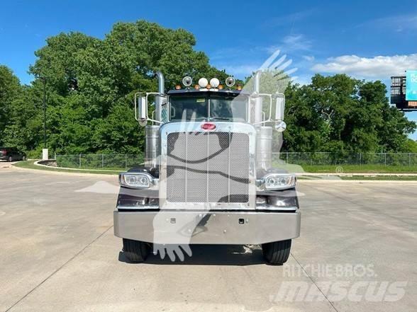 Peterbilt 388 وحدات الجر