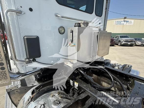 Peterbilt 567 وحدات الجر
