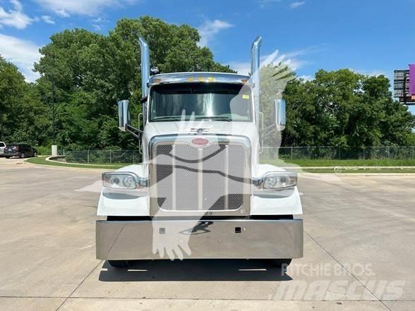 Peterbilt 567 وحدات الجر