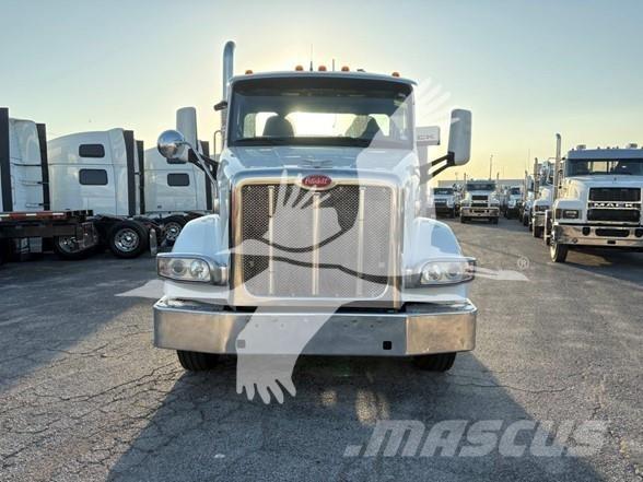 Peterbilt 567 وحدات الجر