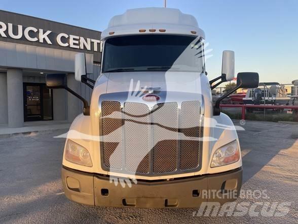 Peterbilt 579 وحدات الجر