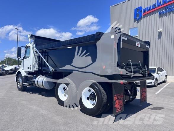 Volvo VNR64300 شاحنات قلابة