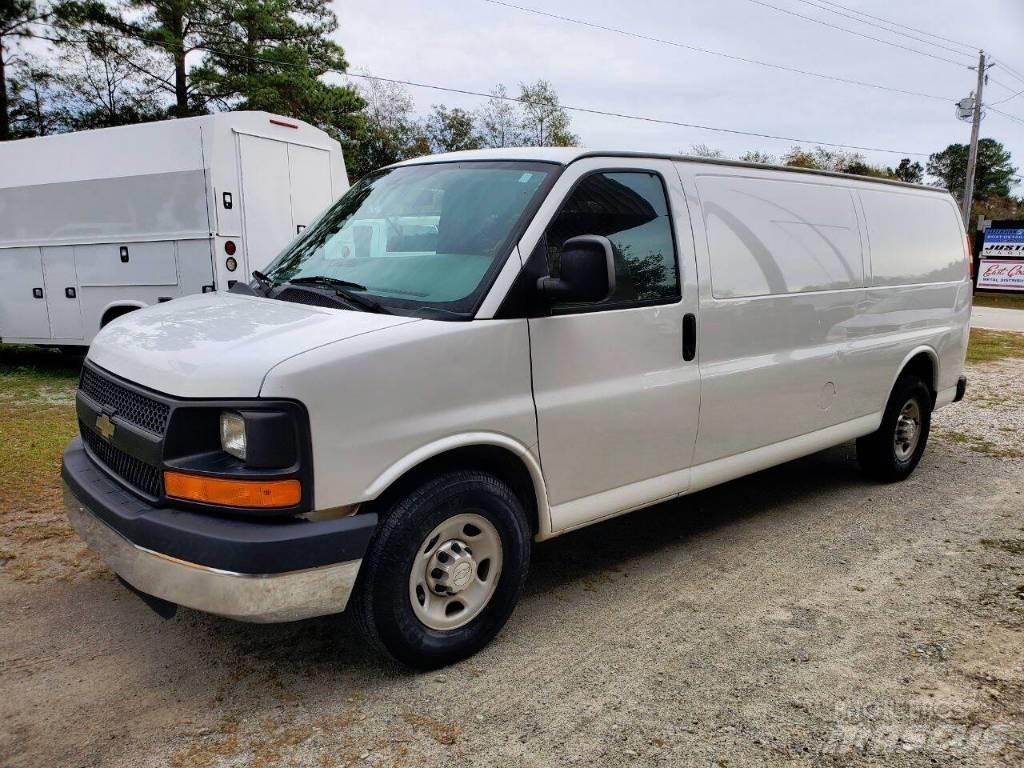 Chevrolet G3500 شاحنة مقفلة