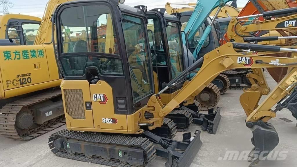 CAT 302D حفارات زحافة