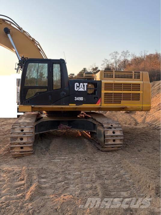 CAT 349 D حفارات زحافة