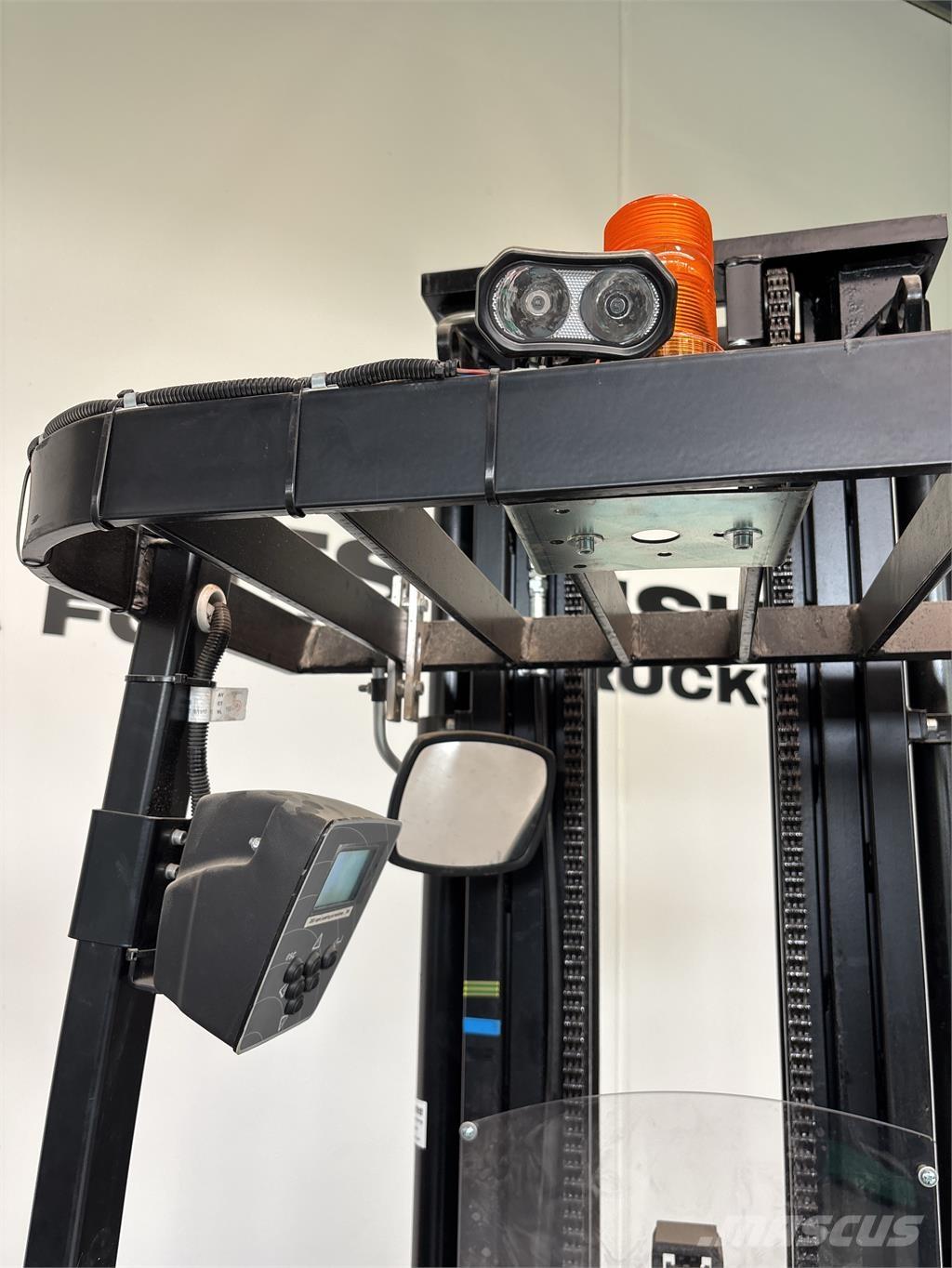 Mitsubishi SBR16N شاحنات مناولة ذاتية الدفع