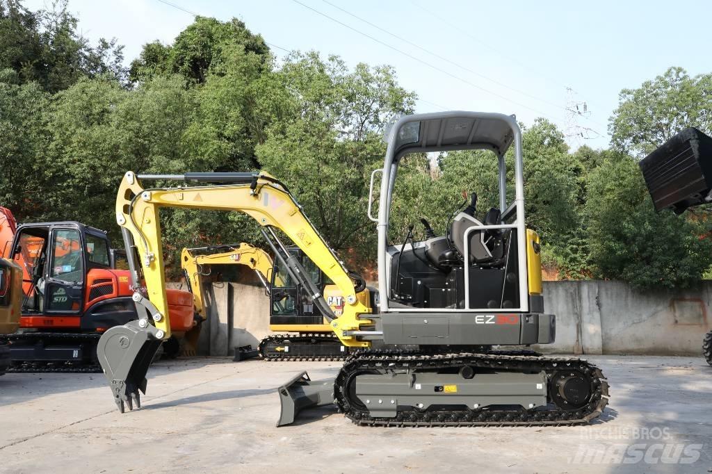Wacker Neuson EZ 30 حفارات زحافة